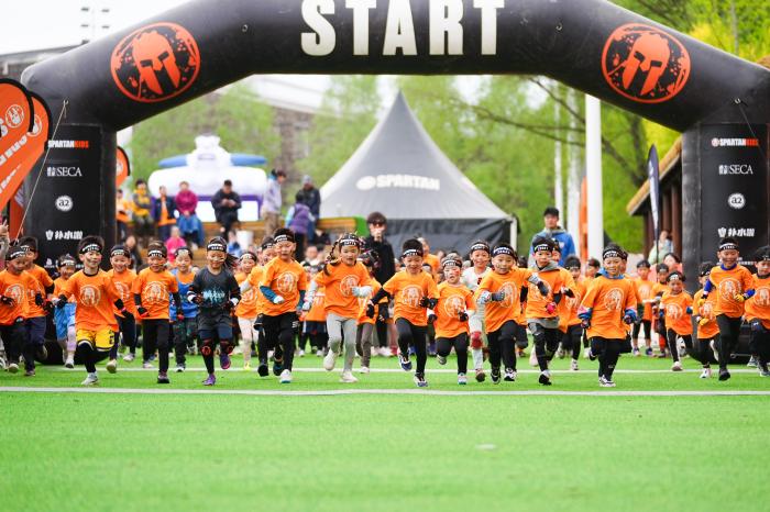 2025斯巴达勇士儿童赛北京站圆满落幕 近万名小勇