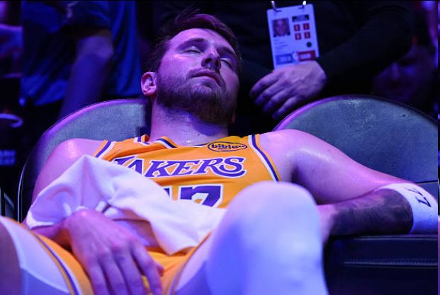 东契奇砍60分率湖人掀翻热火 8连胜创纪录