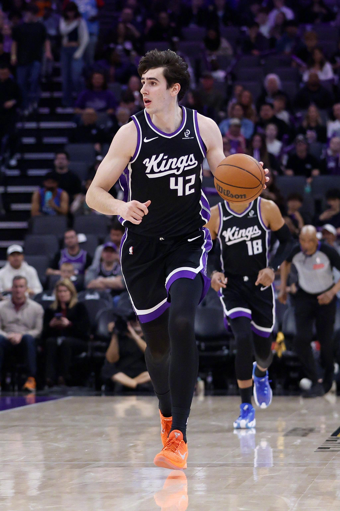 国王新秀雷诺三月场均1