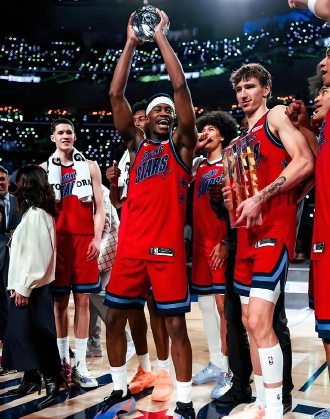 76人逆袭掀翻魔术晋级季后赛 黑七剧本或成真