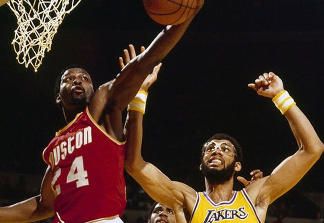 湖人火箭季后赛八次交锋：从绅士横扫到抢七鏖