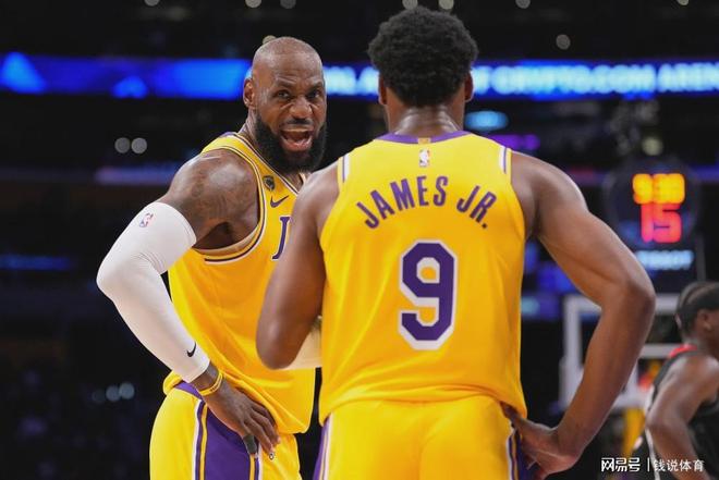 41岁詹姆斯季后赛单场13助攻创纪录