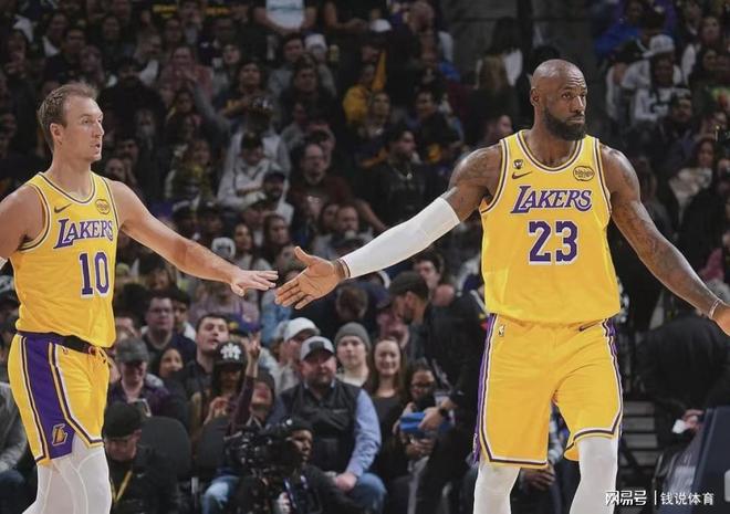 41岁詹姆斯季后赛单场13助攻创纪录