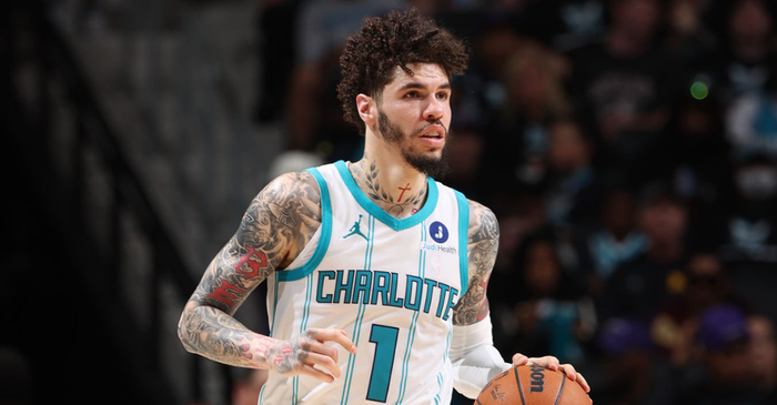 拉梅洛-鲍尔绊倒阿德巴约致其受伤 赛后道歉未果