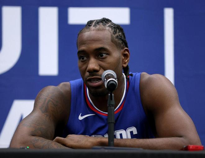 NBA现役前十排名引发争议，文班亚马力压东契奇